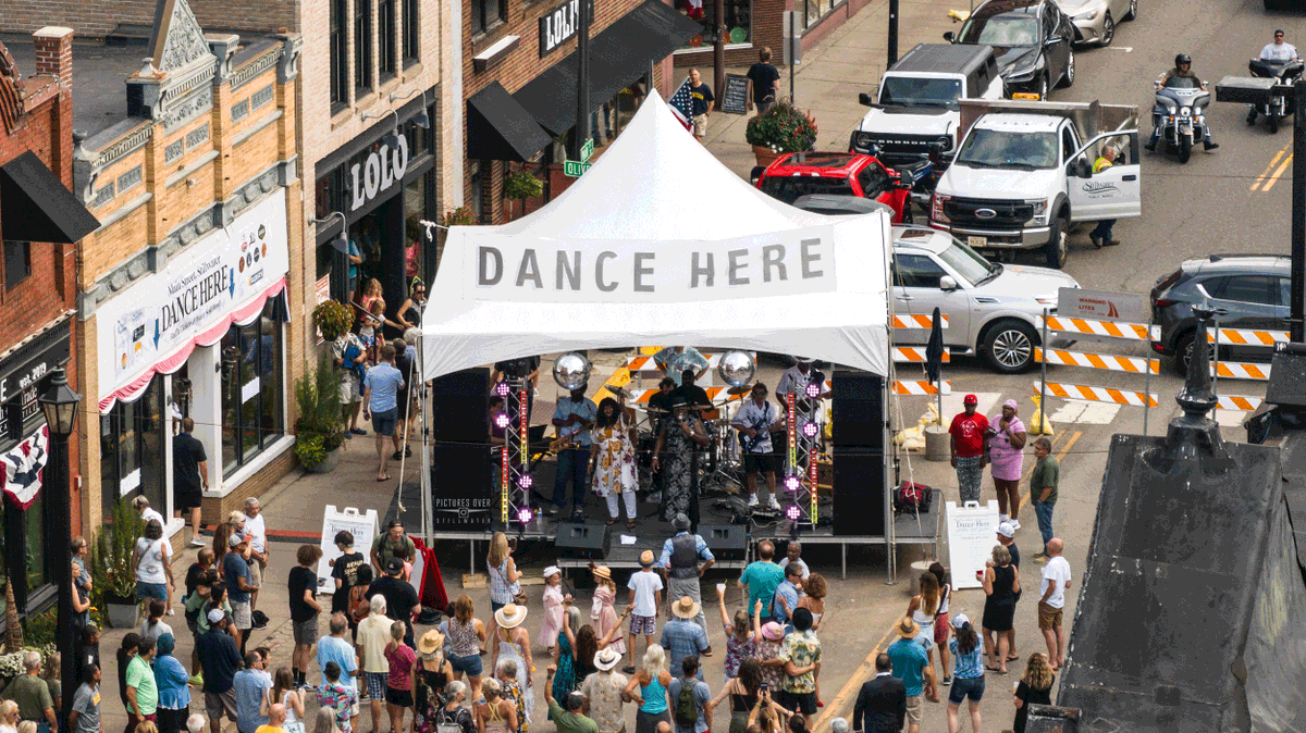 postillwater's tweet photo. #tbt #TBThursday #icymi aerial video of 8/5/23 street dance downtown @iLoveStillwater @DiscStillwater @exploreminn @storageio @StillwaterCOC @MaryEDivine #dancehere #dancehere2023 https://t.co/2vMIq8HxEF https://t.co/61FuYp6fuF