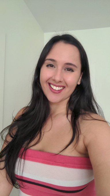 Oh my God this filming location has the best light. Getting into my own fantasy world before sessions<a href="/tag/corset"class="tags"><span>#corset</span></a><a href="/tag/tightlacing"class="tags"><span>#tightlacing</span></a>