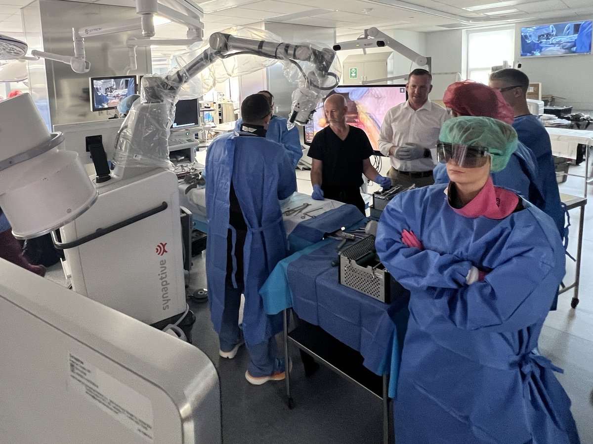SynaptiveMed's tweet photo. This past weekend #SynaptiveMedical supported the Allegheny General Hospital Spine Summit where we provided hands on demonstrations of #ModusX, our 4K 3D #roboticexoscope. Thank you @AHNtoday for hosting us on the main station. https://t.co/GK2jQUGMgJ