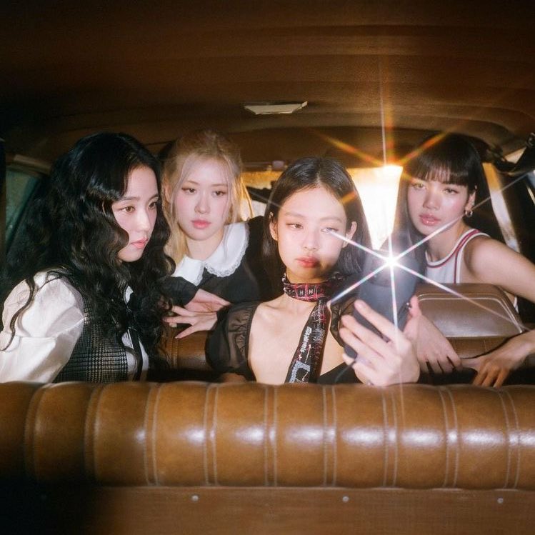 blackpinkgoty's tweet photo. […] Eles foram PIONEIROS que APRESENTARAM o K-POP para uma audiência mundial […] Os sucessos anteriores do grupo nos Estados Unidos PAVIMENTARAM O CAMINHO para que artistas subseqüentes do K-pop ganhassem força nas paradas ocidentais. - Forbes sobre o BLACKPINK https://t.co/Wa1sP3Kztc