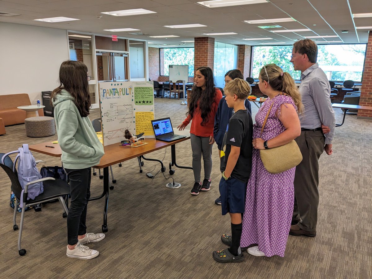 Last week we co-hosted the 10th annual Bio-Med Tech-Girls program! 15 high schoolers toured labs, learned from UVA student volunteers, got hands-on with computer science and biomedical engineering design challenges, and shared their projects with friends and family.