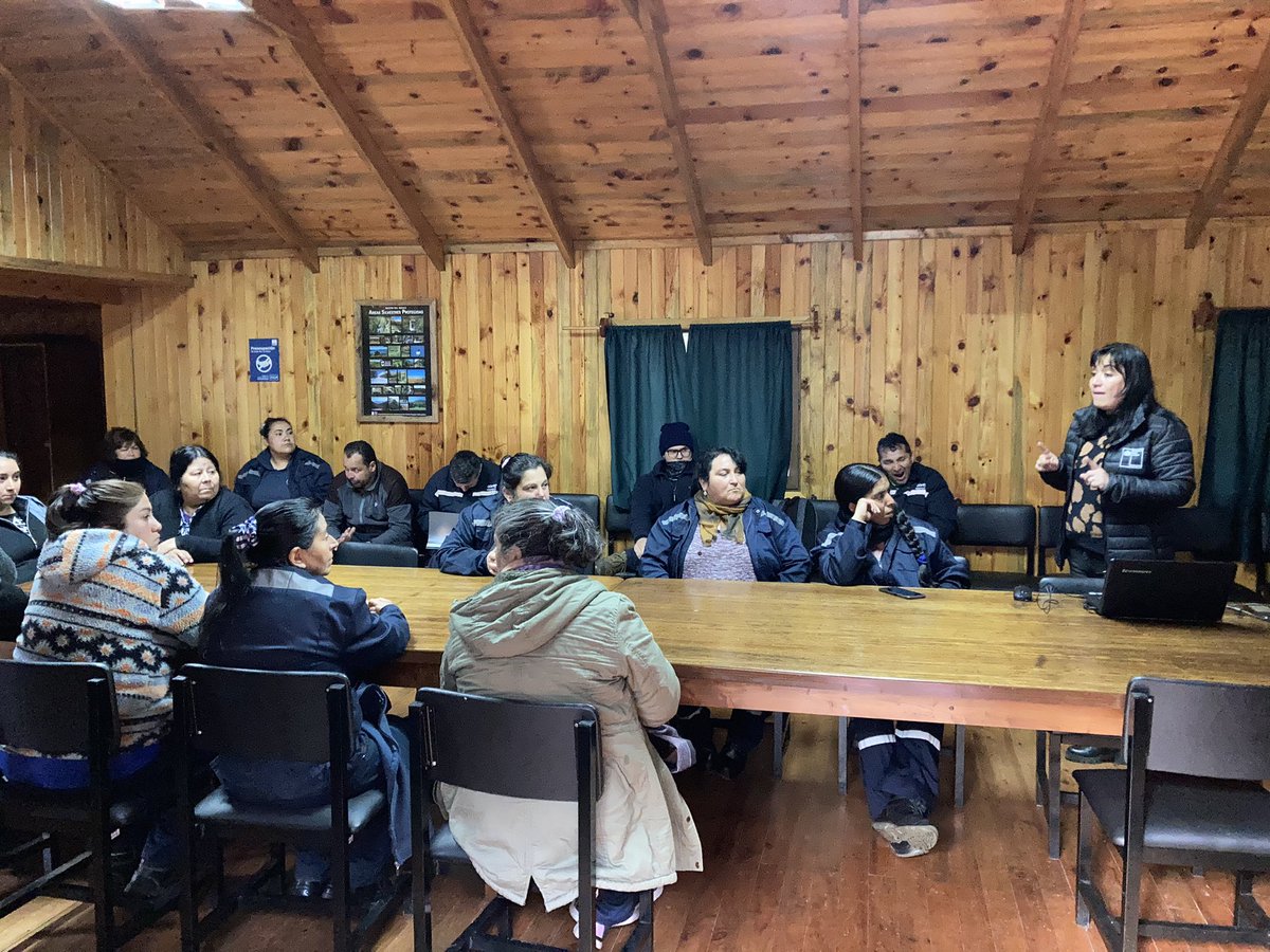 MMAmaule's tweet photo. #MMAInforma ¡Ahora! Profesionales de la Secretaría Regional Ministerial del Medio Ambiente de la Región del Maule, desarrollan diálogo sobre la implementación del Acuerdo Escazú en la Reserva Nacional Federico Albert en la comuna de #Chanco 🌱💪🏾🇨🇱 https://t.co/NrphOcnmgQ