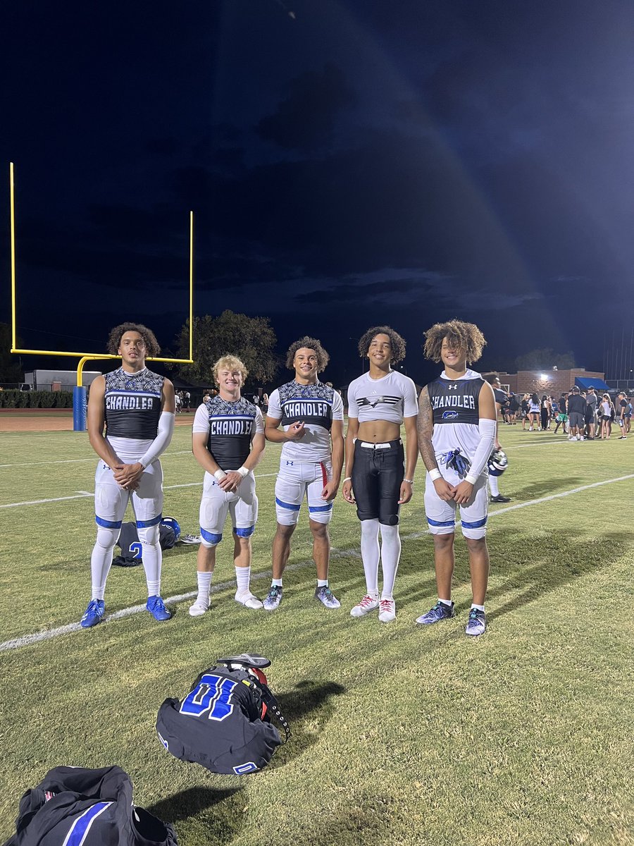 Xavier Buckles (6’4 JUCO QB) tweet media