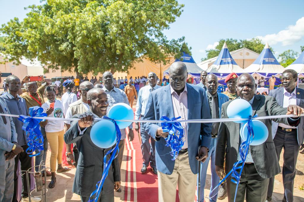 FAOSouthSudan's tweet photo. Today @FAOSouthSudan officially opened a two-storey office building in Rumbek.

Lakes State governor Rin Tueny Mabor was the guest of honour.

@FAO, now has 15 offices in 🇸🇸, working to enhance food security while moving the country from emergency to resilience &amp; development. https://t.co/79N789Sexu