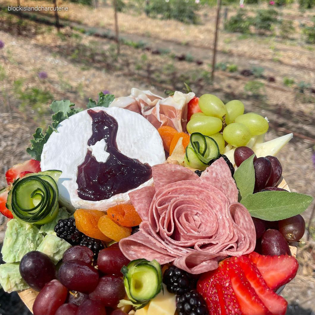 BlockIsleFerry's tweet photo. For some people, beauty can be found in blue skies, verdant seas, and colorful flowers. For others, it’s a heaping tray of meats and cheeses. To each their own!
#Charcuterie #Picnic #RIFood #BlockIsland #SailAway #BlockIslandFerry https://t.co/QhkQk07LWx