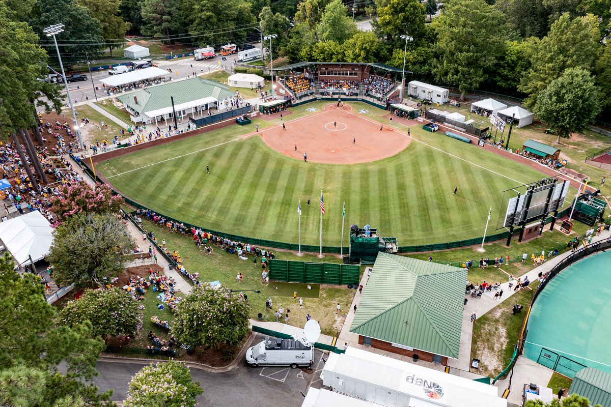 GreenvilleNC's tweet photo. Take us back 🥎💚
#greenvillenc #LLSBWS #LLWS #StallingsStadium #ElmStreetPark https://t.co/hqE6cMMCF9
