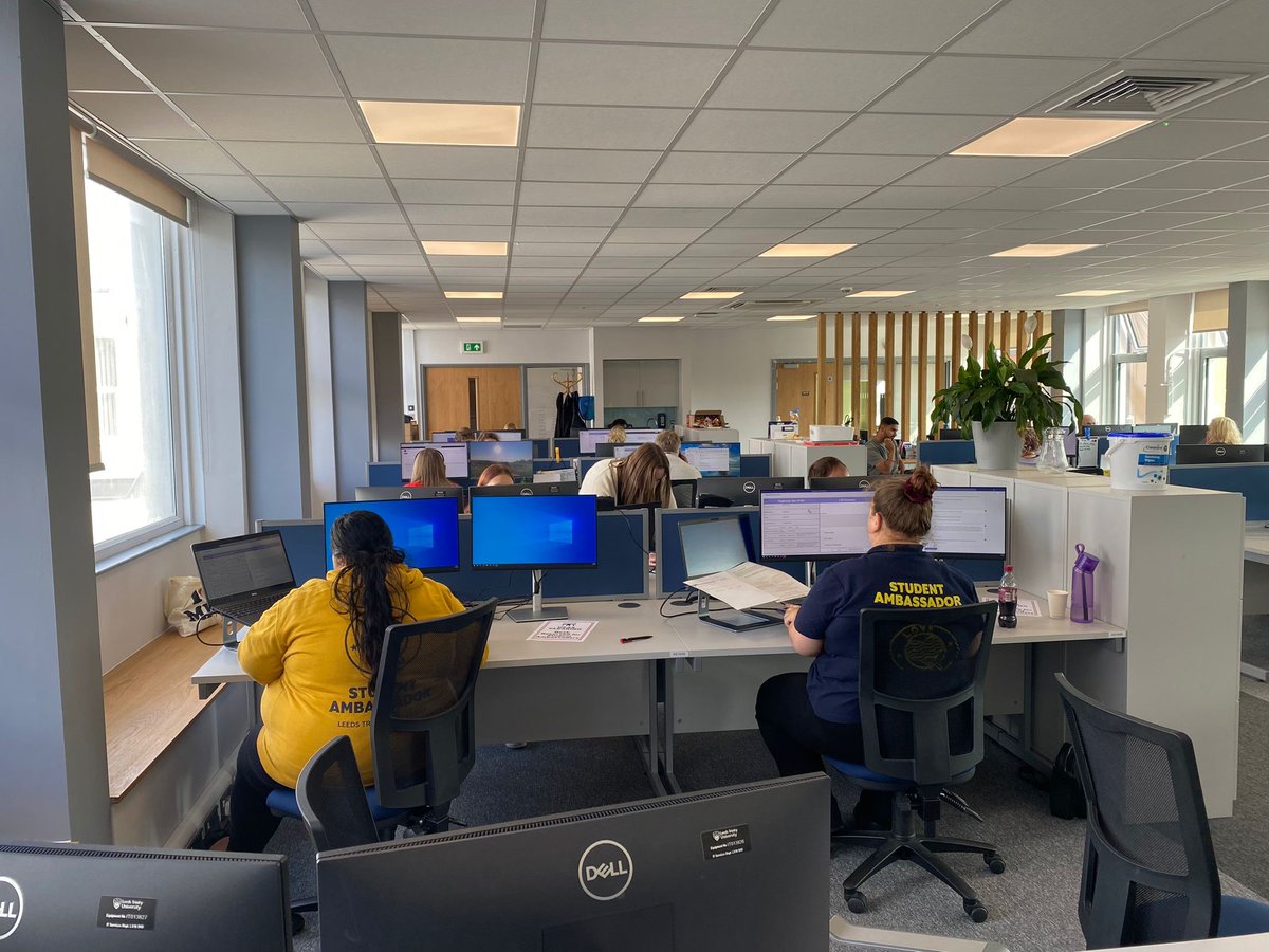 It's been a long day, but we're not finished yet! We'll be here until 7.30pm this evening to help you secure your place at Leeds Trinity University. Call us on 0330 058 4266 to discuss your options and apply ☎
ow.ly/8HOE50PArzI