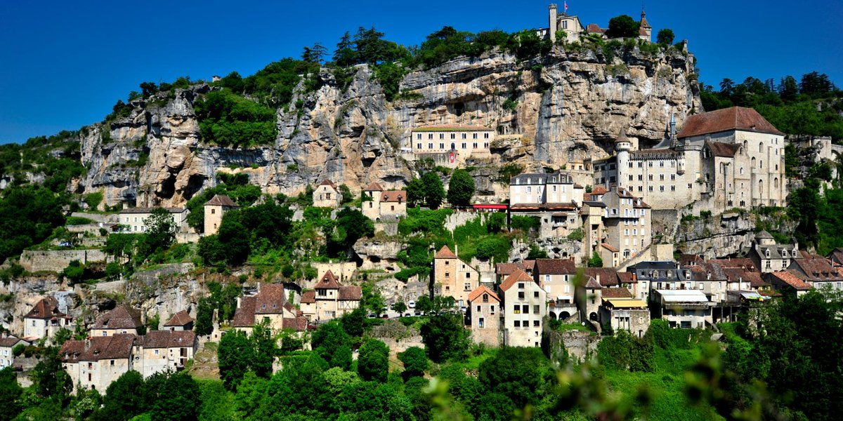 🇫🇷 We're looking forward to returning to @rocamadourfest and the gorgeously atmospheric Abbaye de Souillac - this time with our Russian Treasures programme. #rachmaninov #chesnokov #allnightvigil 📅17 August 🎟️loom.ly/4_gW73s