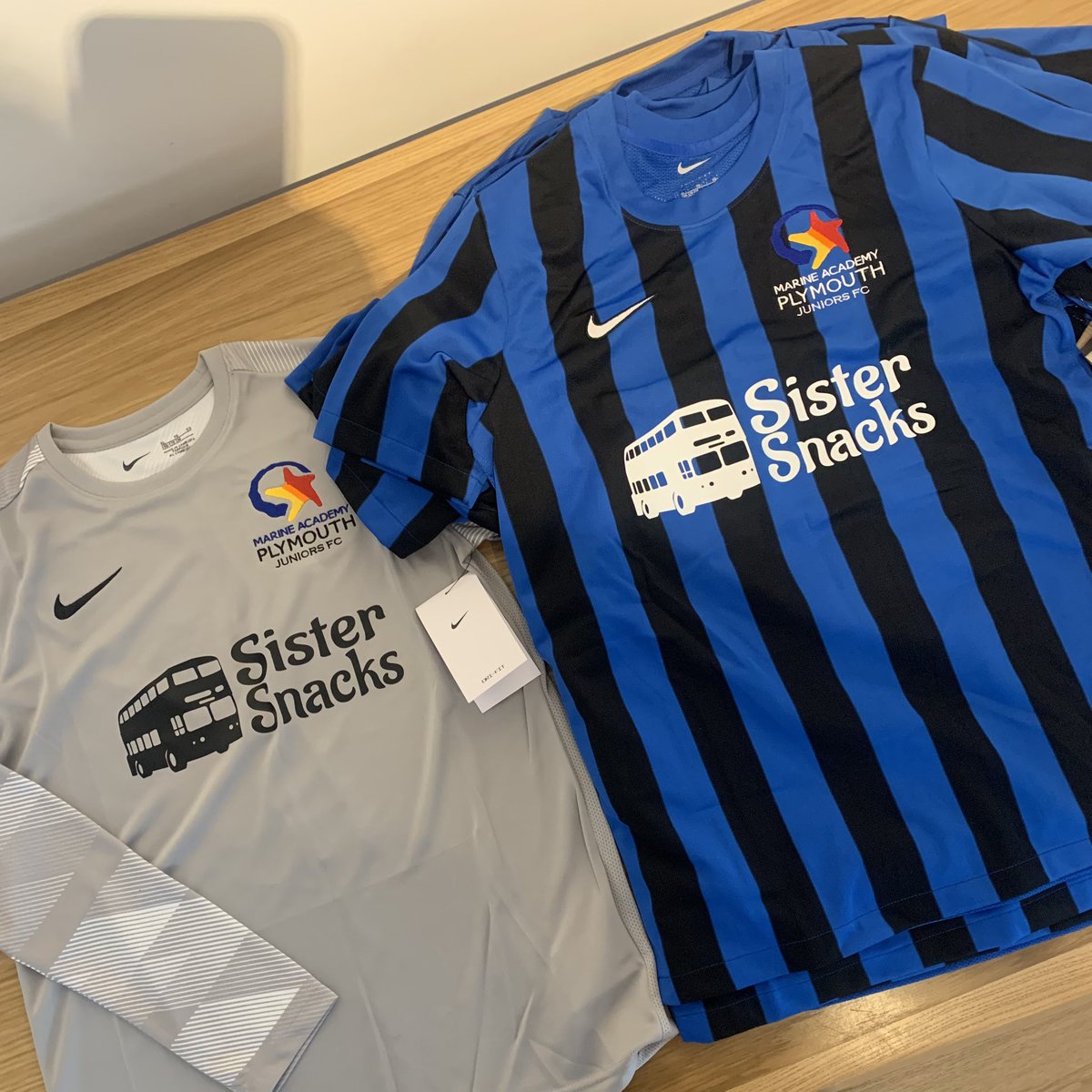Our new home and away kit for this season 🔥🔥

We would like to say a massive thank you our sponsors @BDandCo and Sister Snacks for helping with the costs to purchase the kit 🙏🏻

Kit supplier : @DirectSoccer