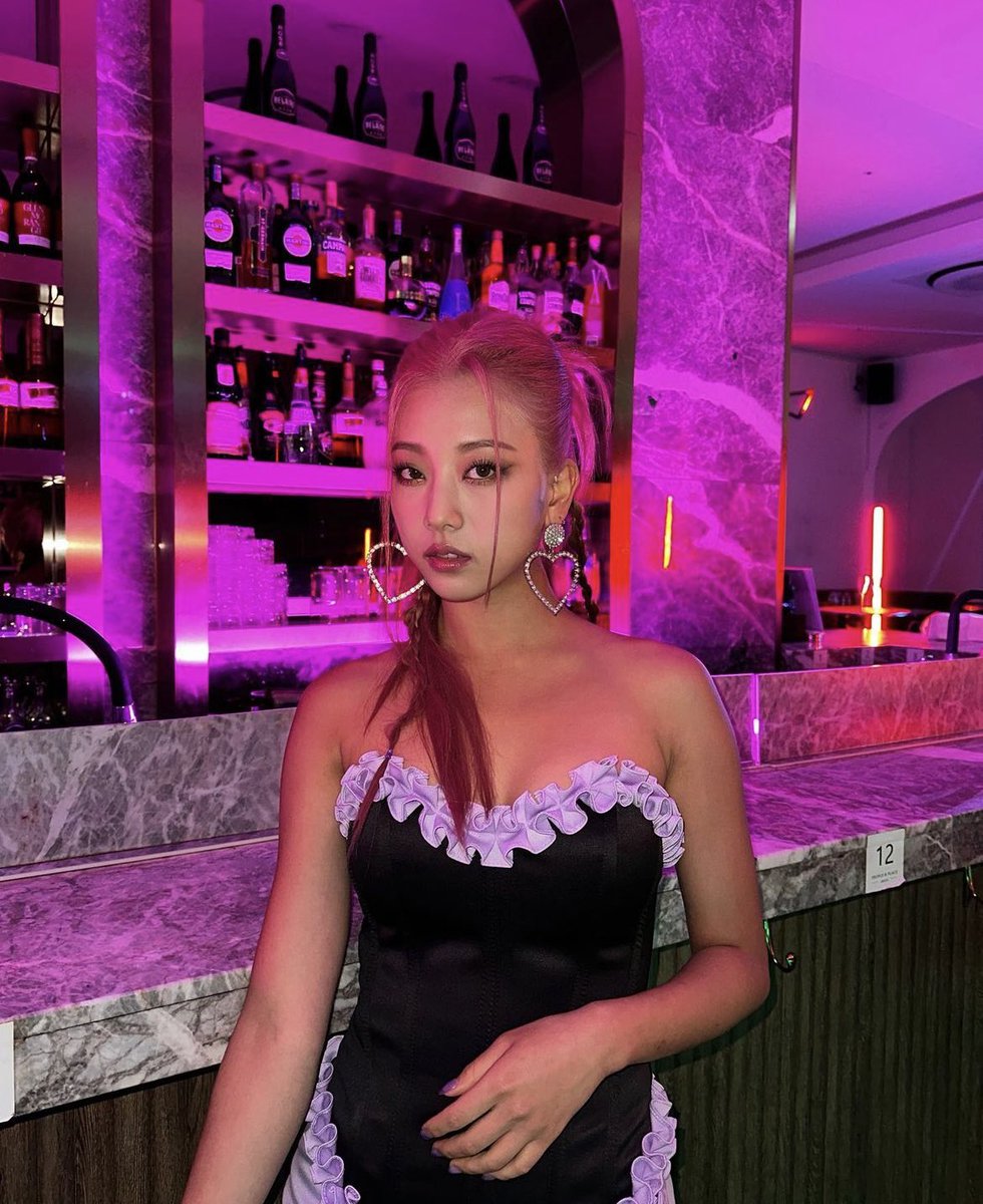 SeungGlobal's tweet photo. 230818 - IG POST

❤️‍🔥 R O W D Y 🔥

ROWDY WITH SEUNGSORN
#SORN #SEUNGYEON #CLC
@sssorn_clc @signedbywild
#ROWDY #SORNxSEUNGYEON https://t.co/Ry46fqPQZn