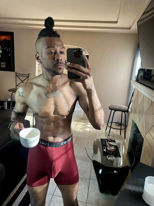 Good morning, Would you like Coffee or Dick? 🤪 https://t.co/QhWl9XPCqM