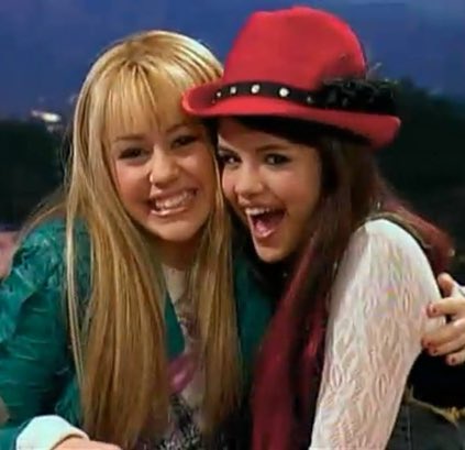 MileyNation13's tweet photo. miley cyrus and selena gomez releasing the same day https://t.co/VZHQWrtOIE