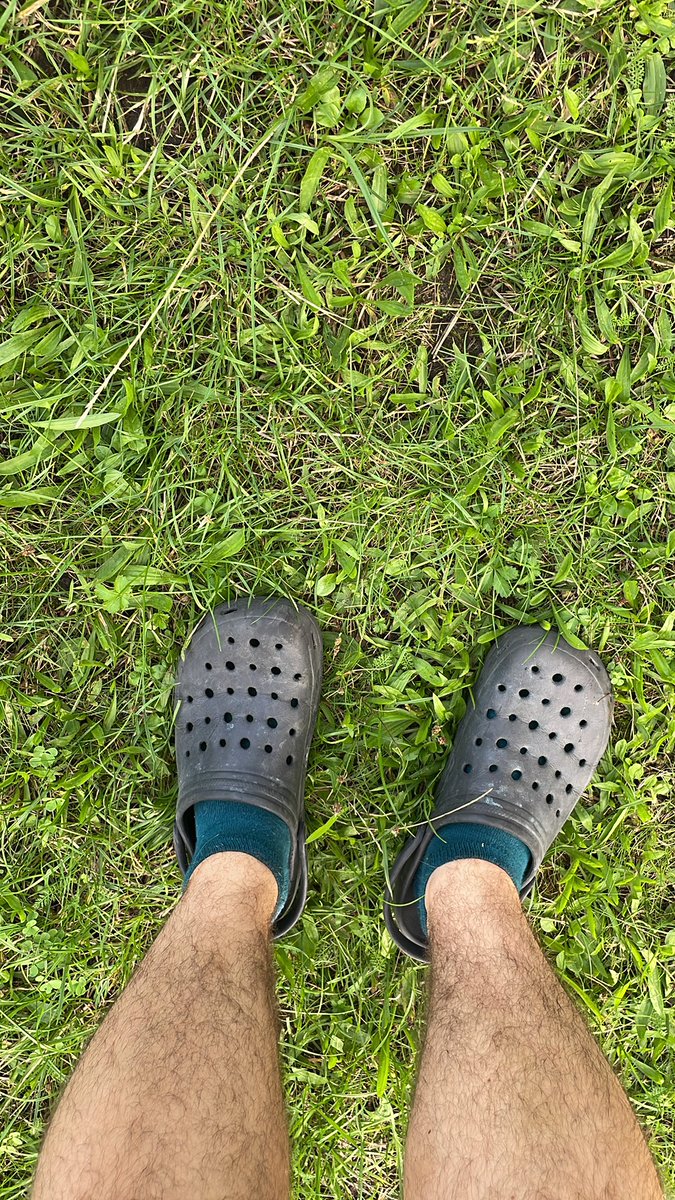 Ukradłem tacie klapki i sa zajebiste, nawet te fejkowe crocsy to taki sztos ze nie moge, polecam! 😊