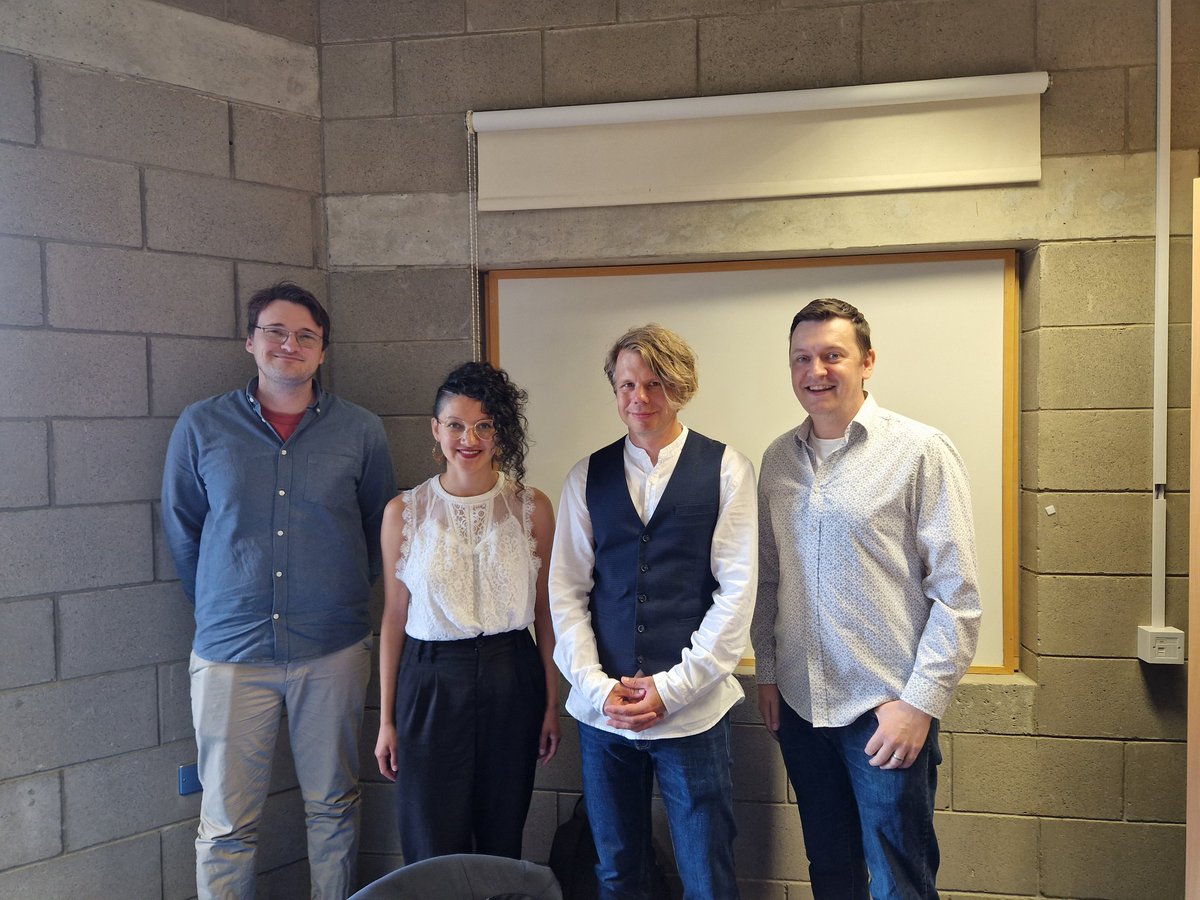 Huge congratulations to Nataly Rey Munoz (@NatalyReyM) for passing her PhD Viva with flying colours today!! Thanks to @DrMartinJN and @drdavidmcnulty for acting as the external and internal examiners, and @SarahHudsonUL as the Viva Chairperson. @BernalNews @ChemicalSciUL