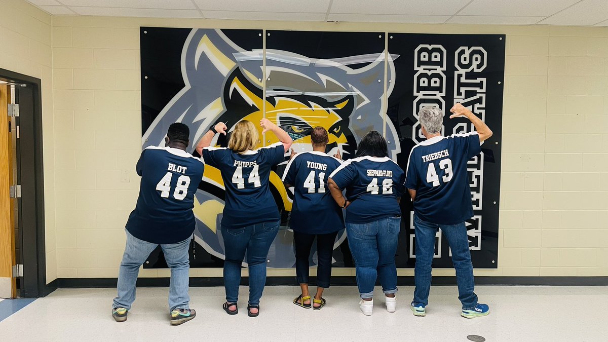 Hyper_BTC12's tweet photo. Thank you, @pegillihan, for including us! We look good, Repping the Wildcat Nation! @ECMSWildcats #ECMSpositivity https://t.co/poHDUgTwhm