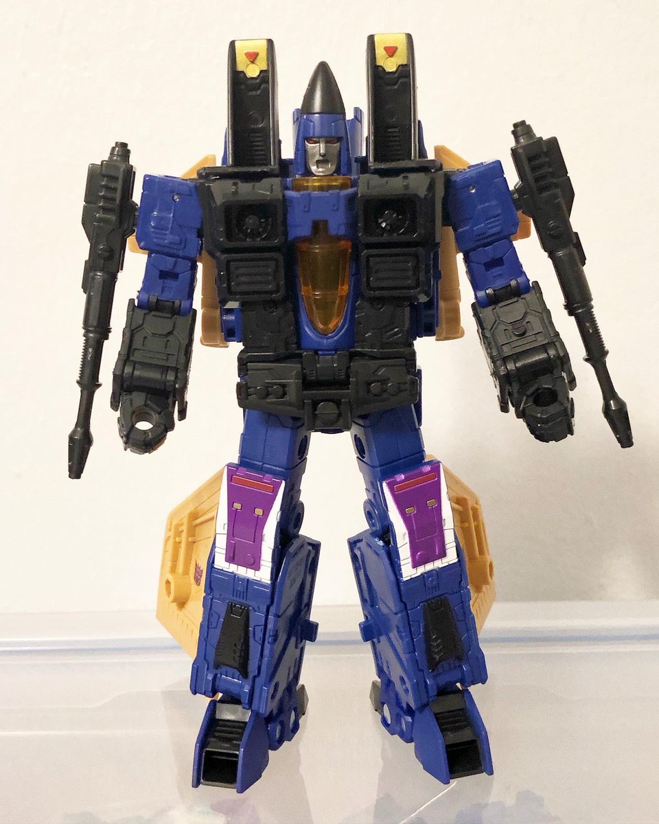 soyrapido's tweet image. Transformers Legacy Evolution Dirge #dirge #transformers #transformerslegacyevolution #hasbro #toyphotography #toycollection