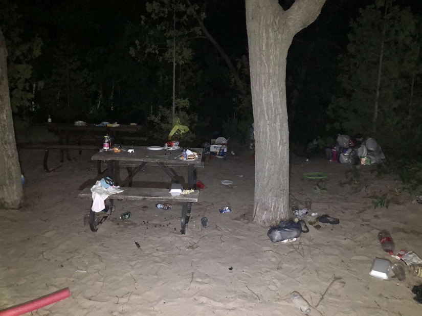 As you say goodbye to your day-use spot, do a sweep for trash. 

Already an #ActONlitter champ? 👋🚮

Share this post to help get the word out about how to keep our provincial parks clean and healthy: bit.ly/3gcPiBh