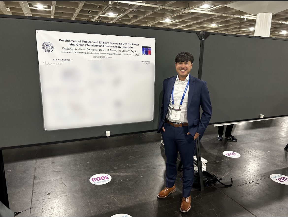 ChemistryTcu's tweet photo. Our students had the opportunity to present their amazing work at #ACSFall2023 ! Can’t wait until next time #ACS https://t.co/rtoqX50Efo