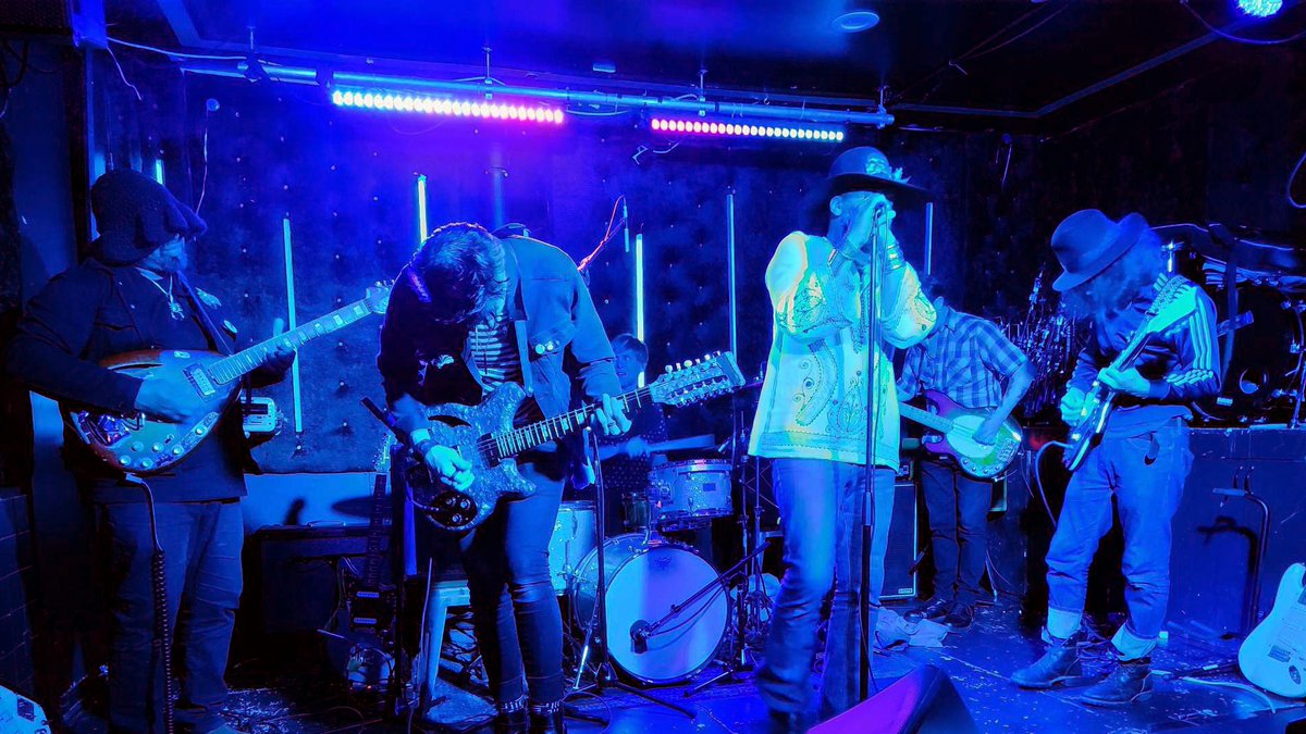 shamelessbuzz's tweet photo. "what drew them to their particular genre was motivated by 'unwillingness to play in church'”
Head to #MelodicMachinations for the story of #TheVeldt @VeldtThe, as told in part by Daniel Chavis ~ https://t.co/XQhv8auT01 @BlazedRTs @MusicBlogRT https://t.co/3lk12ZriZ6