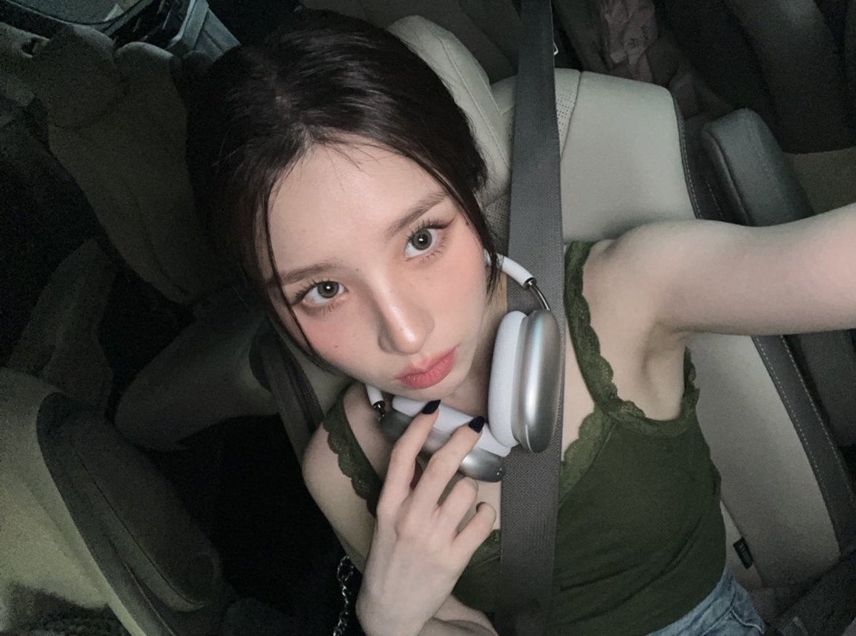 for heejin tweet media
