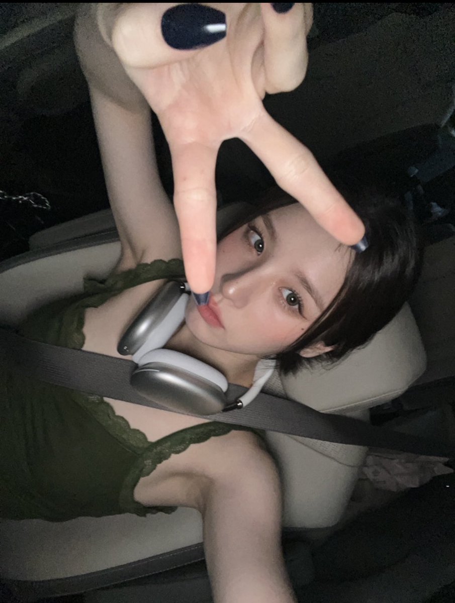 for heejin tweet media
