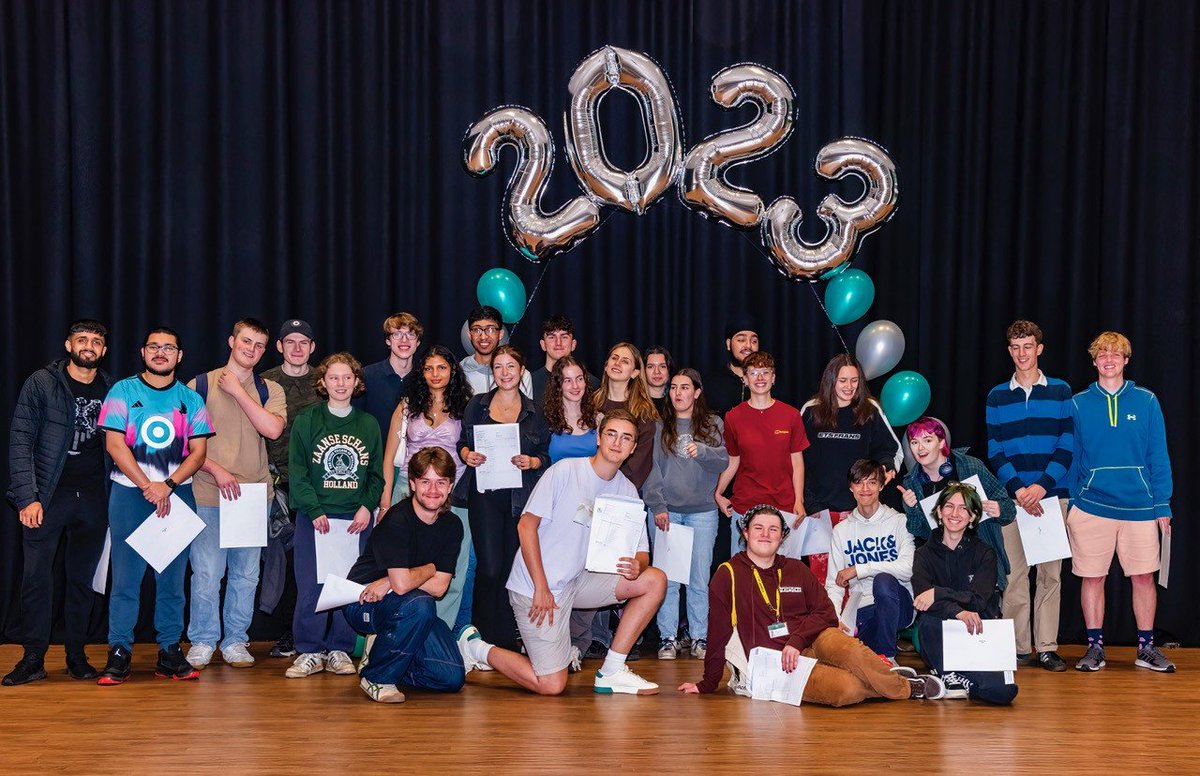 Roundhay6thForm's tweet photo. Congratulations to our class of 2023 we are incredibly proud of such an amazing set of results! @RoundhaySchool @RoundhayHead https://t.co/jYjhdVYndq