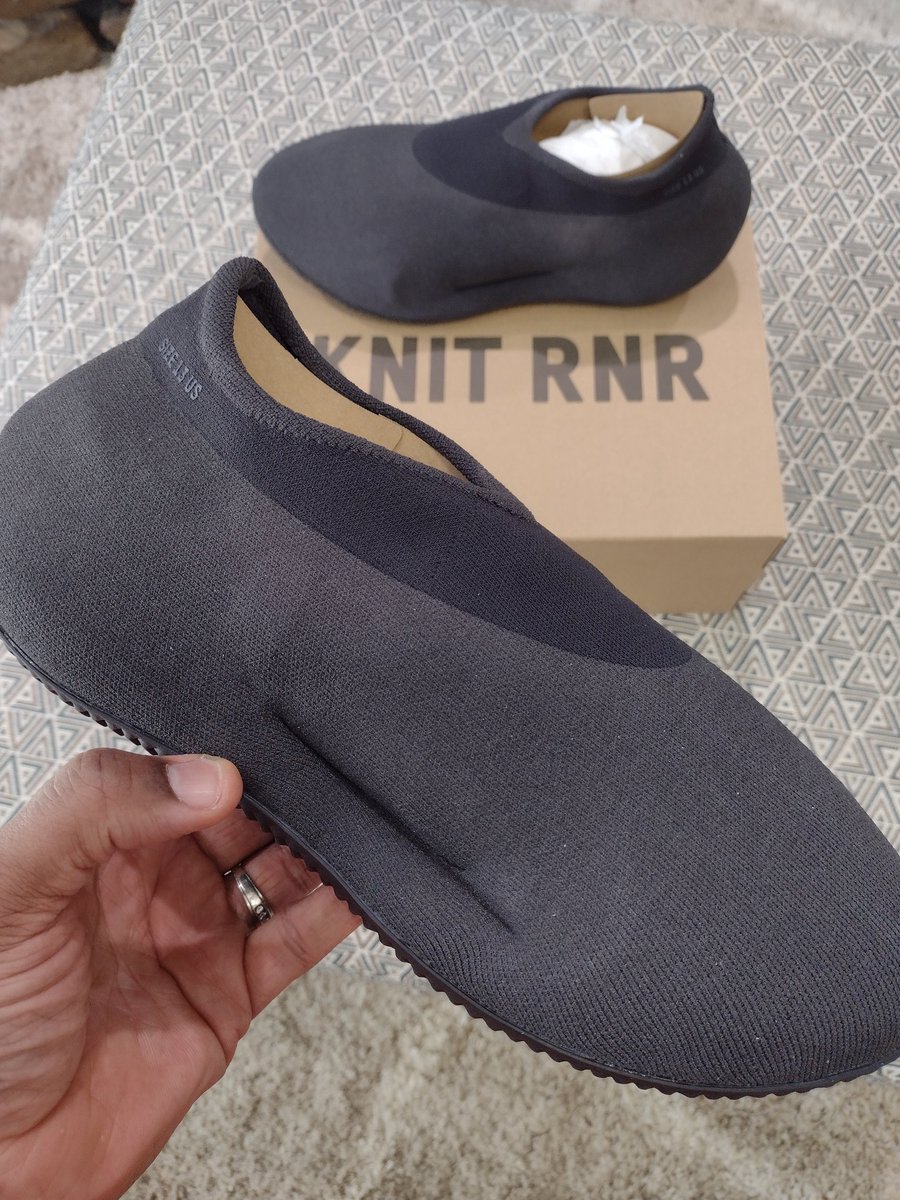 bigg_jay95's tweet photo. Mail call📦 Adidas Yeezy Knit Runner (FADE ONYX).... #Yeezy #KnitRunner #Sneakers #TwitterKicks #HeatOnFeet #YZY #Adidas #YeezyKnitRunner #KOTD #NiceKicks #SoleCollector #TwitterSneakers #KicksOfTheDay #DailySole #SneakerCon #Explore #Sneakerhead #explorepage #ConfirmedApp #Shoes https://t.co/wqBo5JPDKi