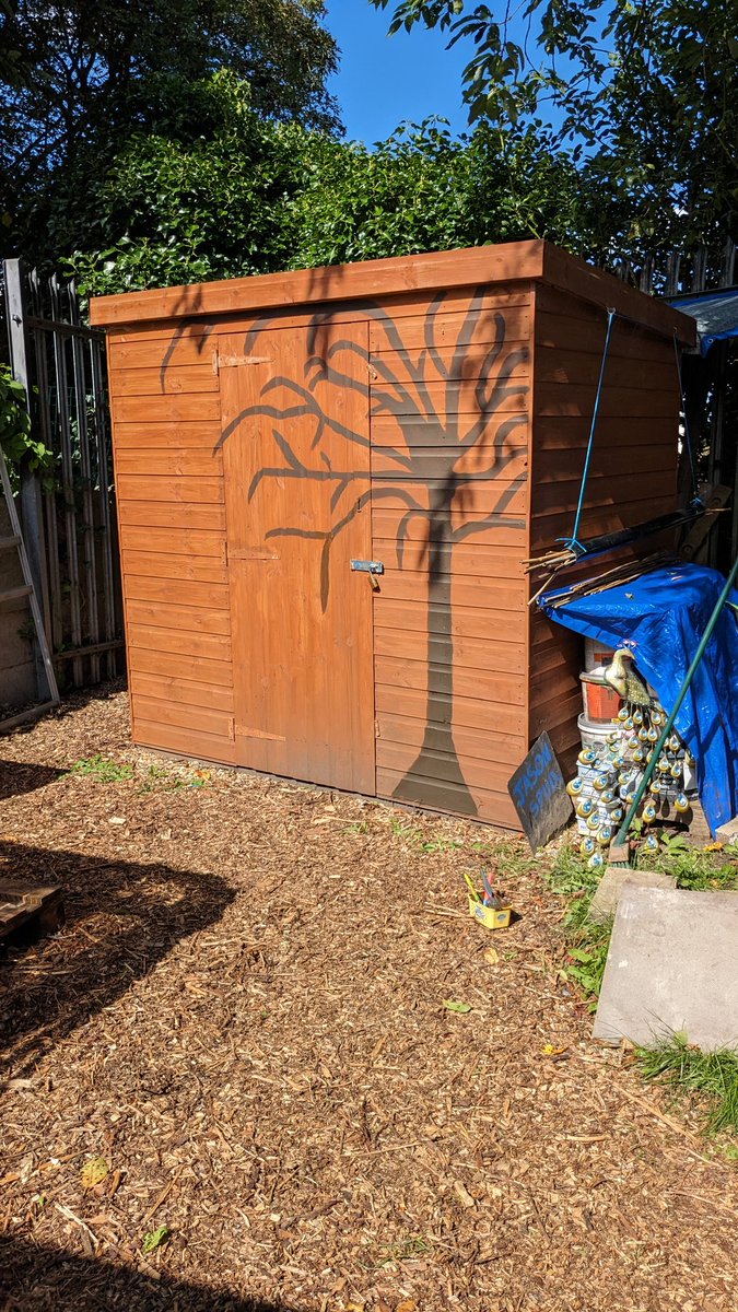 CatMeredith96's tweet photo. Who'd have thought I could be artistic..
This was my day on placement today, a tree mural ready for the service users to add leaves onto
Not sure if I'm training to be a nurse or an artist 🤣
#traineenursingassociate 
#LDplacement 
#learningdisabilityplacement 

@UoC_TNA_TAP https://t.co/lkVubrb2Ug