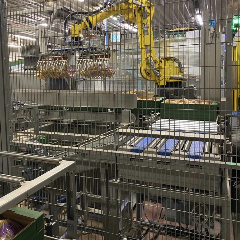 BennettPotatoes's tweet image. We're excited to share our latest step towards innovation and efficiency through continued investment in factory automation. Here is the pick and place robot, freshly installed and up and running. 🤖