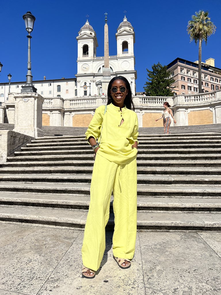 Another day another sampling of an outfit from @isaleekofromderin 🥰