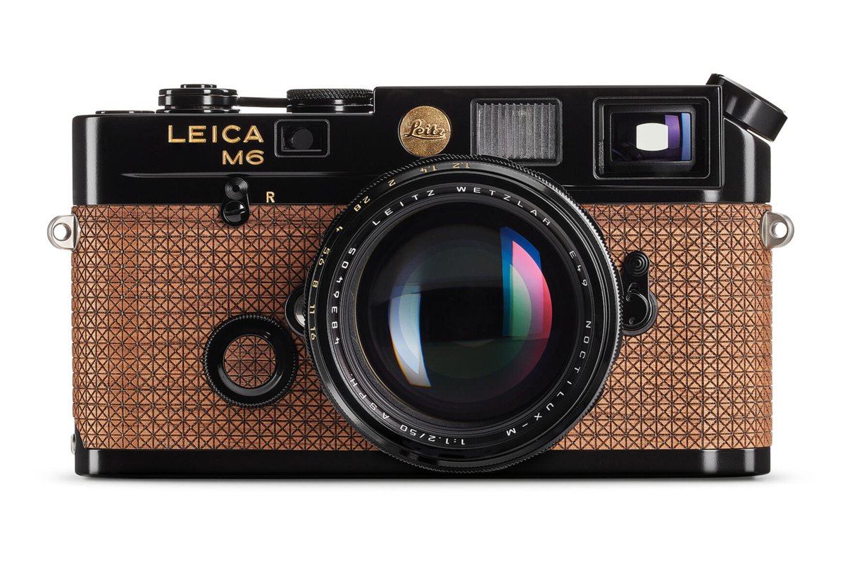 LeicaRumors's tweet photo. New Leica M6 “Leitz Auction” black paint finish limited edition set announced:

https://t.co/ON0dlenZHh https://t.co/RODUkiHK2P