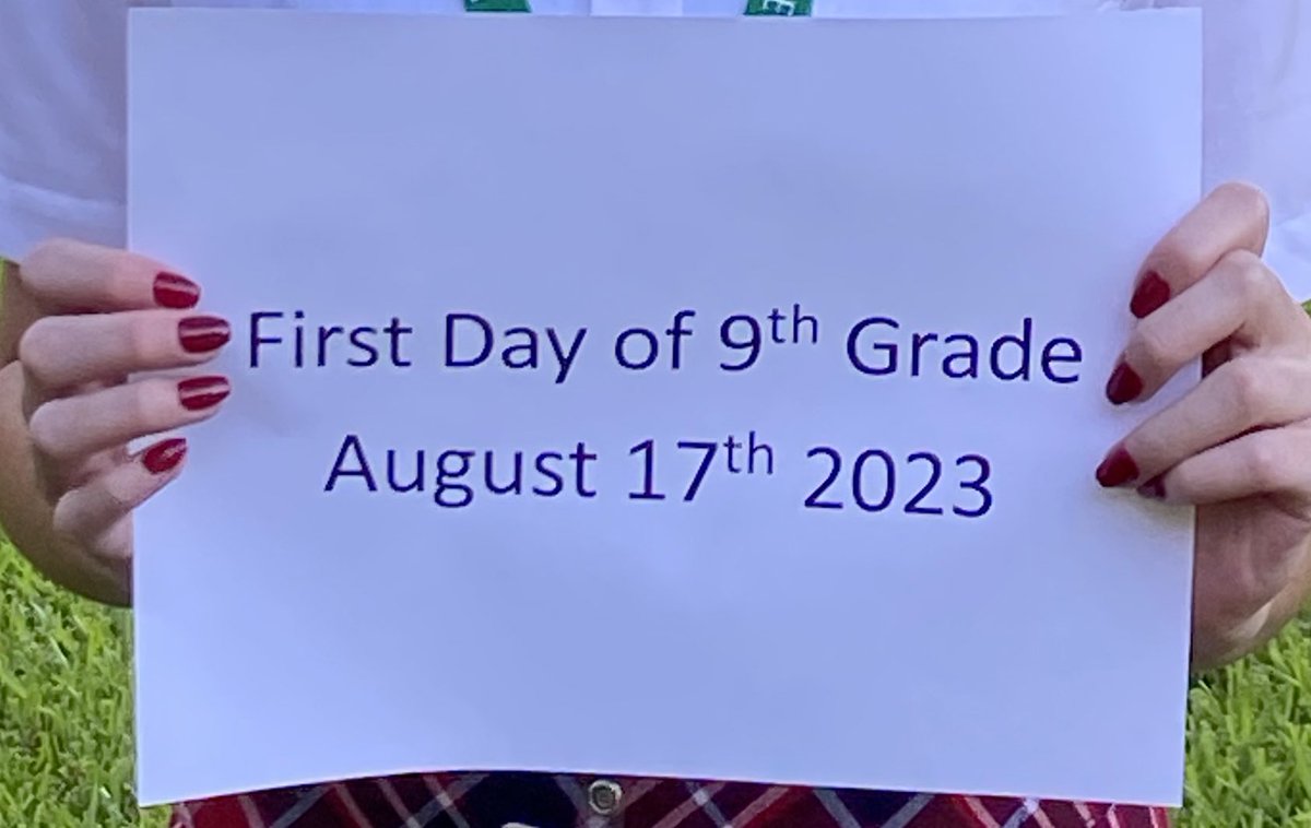 Teresa7277's tweet photo. First Day of School 2023-2024 ✏️🍎📓 #Classof2027 #9thGrade #FavoriteMiddleChild #FirstDayofSchool https://t.co/UfgQjV9odB