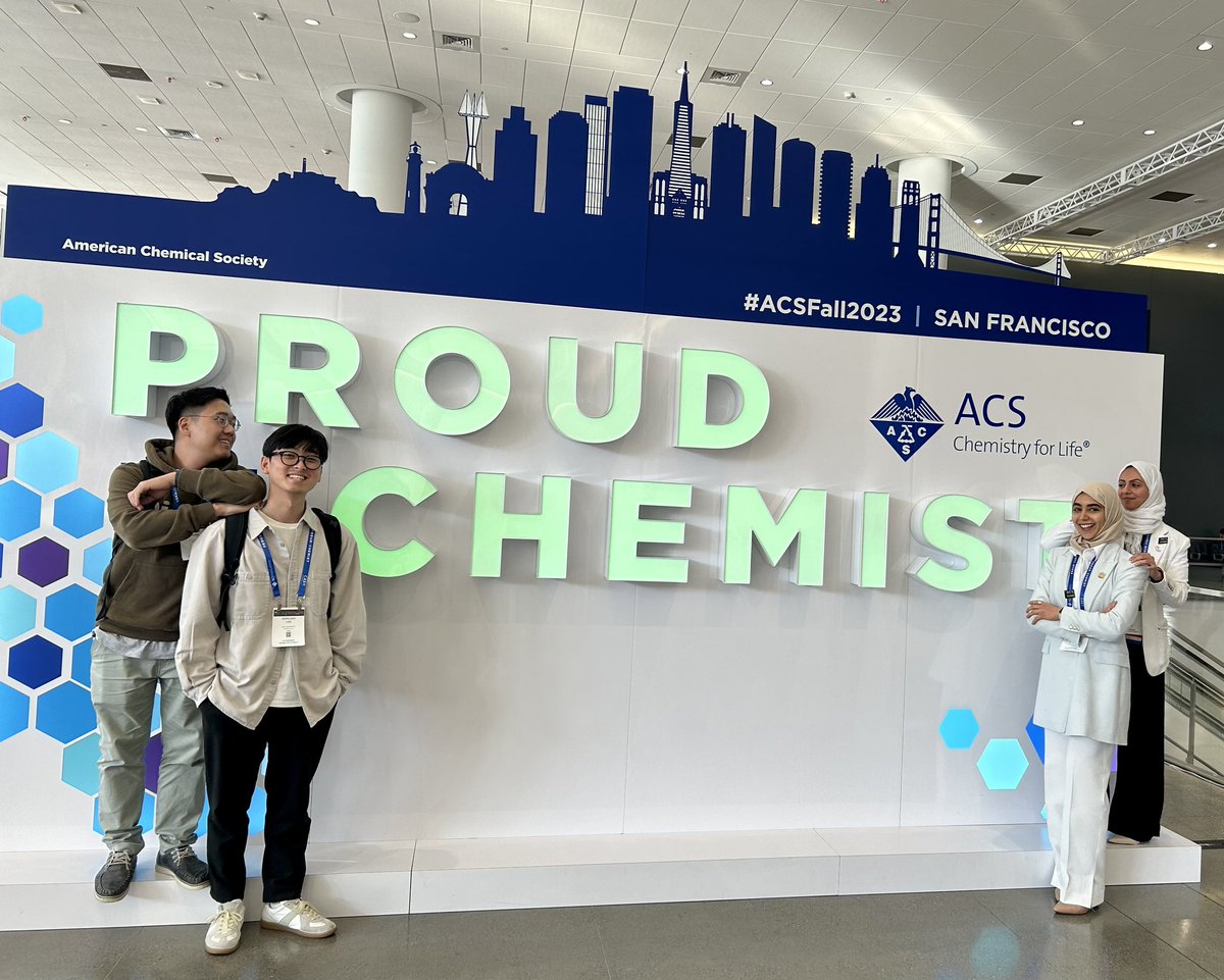 @OmarFarha5 <a href="/wanght1990/">Haotian Wang</a> @gagliardi8 And most importantly, I met my super fancy friends who are great emerging scientists across an array of fields 👩🏻‍🔬 @DrMarwa_Atwa <a href="/moha_ateia/">Mohamed Ateia Ibrahim</a> <a href="/AkashSDhawan/">Akash Dhawan</a> <a href="/SJVelling/">Seneca Velling</a> <a href="/AlhashimS7h/">Salma Alhashim</a> <a href="/_dongjoo_/">Dongjoo Lee</a>