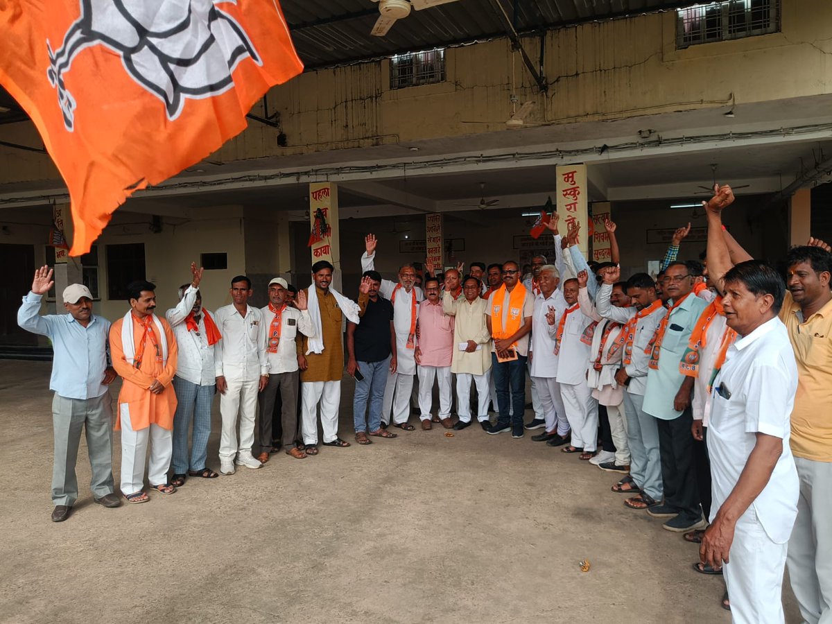 rastrgaurav's tweet photo. झालावाड़ जिला
नमो आलिंटियर बैठक 
इकलेरा मनोहरथाना विधानसभा @chshekharbjp
 पूर्ण विजय संकल्प हमारा अनथक अविरत साधना https://t.co/iNZZEmUT79