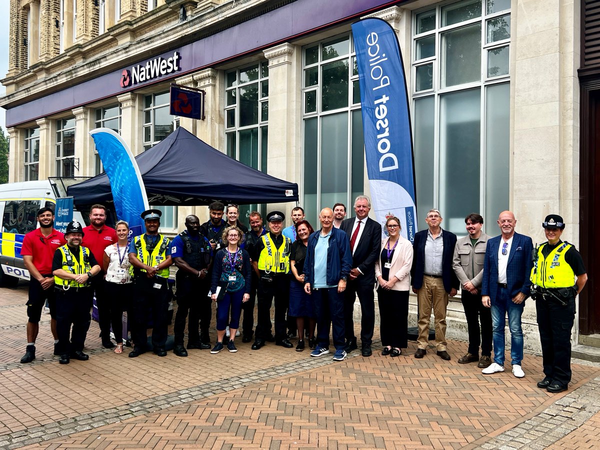 dorsetpolice's tweet photo. #LatestNews - Bournemouth Town Team campaign launches to promote partnership working

Ch Supt Heather Dixey: "This joint approach will involve a focus on visibility and improving the area to ensure it remains safe and residents and visitors feeling safe.

"We’ve increased the number of neighbourhood officers and dedicated five of them to the town centre who will work a mixture of daytime and evening shifts to tackle criminality and engage with residents, visitors and businesses."

Find out more: https://t.co/VFouKnipF7