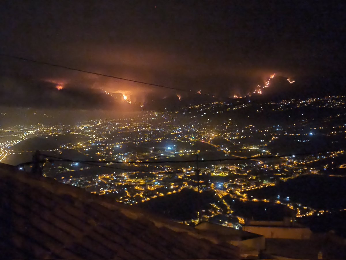 Melanie_fg_'s tweet photo. 23:00 desde icod el alto. #IFArafoCandelaria duele el corazón https://t.co/tl6qWWiOYV
