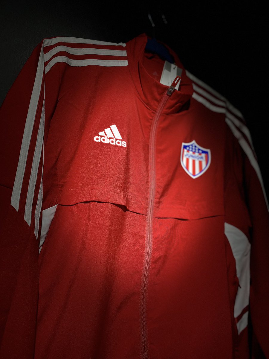 cdfactoryco's tweet photo. 🥳 ¡Hoy estamos de fiesta! Celebramos juntos nuestro 4to aniversario de #CDFACTORY🔴✌🏻

Te traemos con el 50% la chompa original de Junior FC por solo $159.900 pesos. https://t.co/ojIzxgtwI6