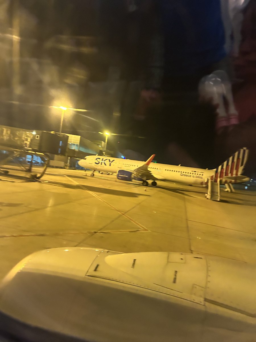 Mason_winrow's tweet photo. Safe flight back home https://t.co/CNW5c1s1nY