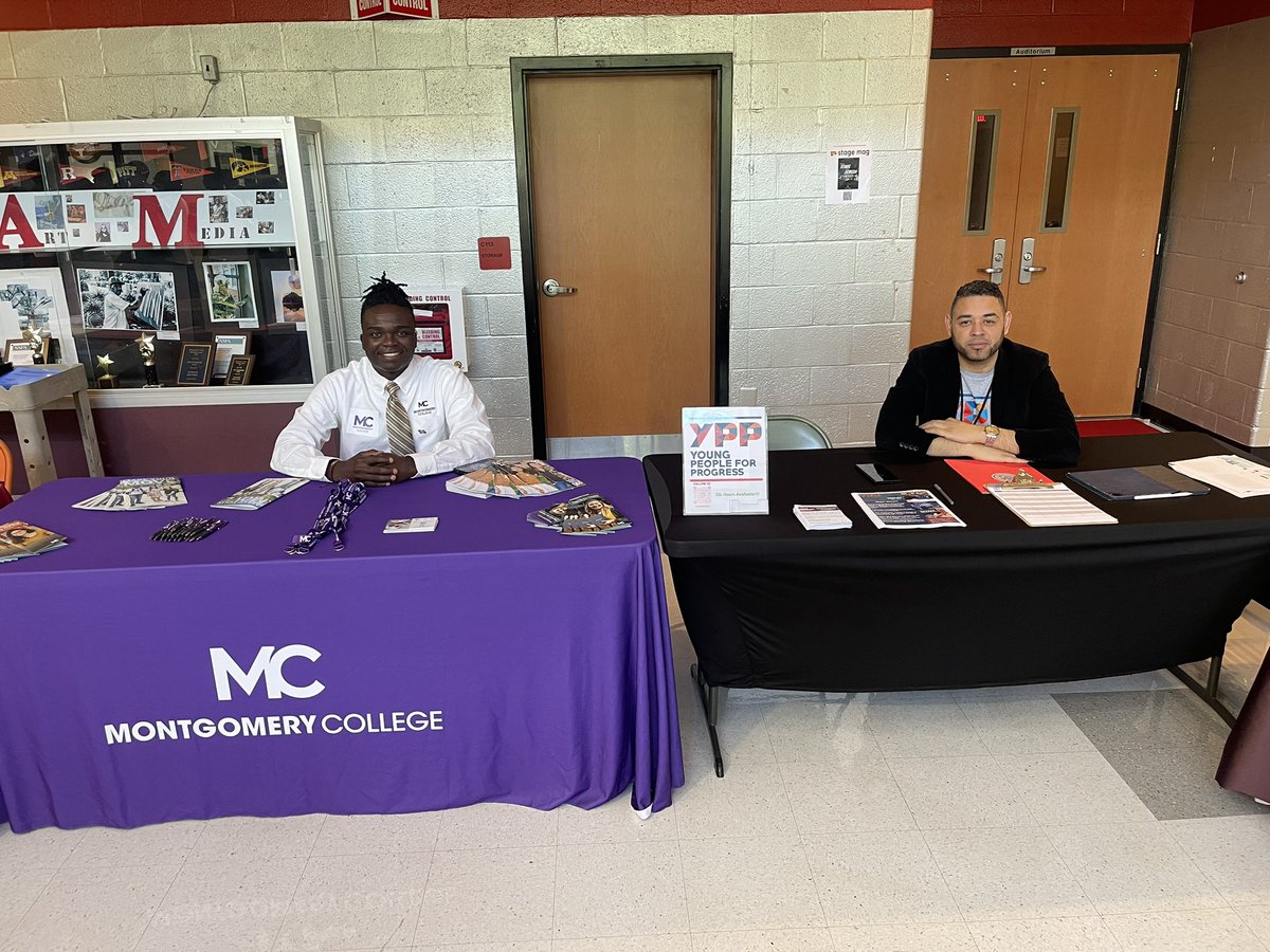 MCPSYouMatter's tweet photo. Today is a great day to be a Gladiator! Todayโs Gladiator #Leadership & SSL Summit theme was ' #Leadership & #Service โ We can't wait to see how our Gladiator leaders rise to the challenge. Today was a reminder that student #leaders are the future! #GLADIATORPRIDE #GLSSUMMIT https://t.co/rByjHGURxj