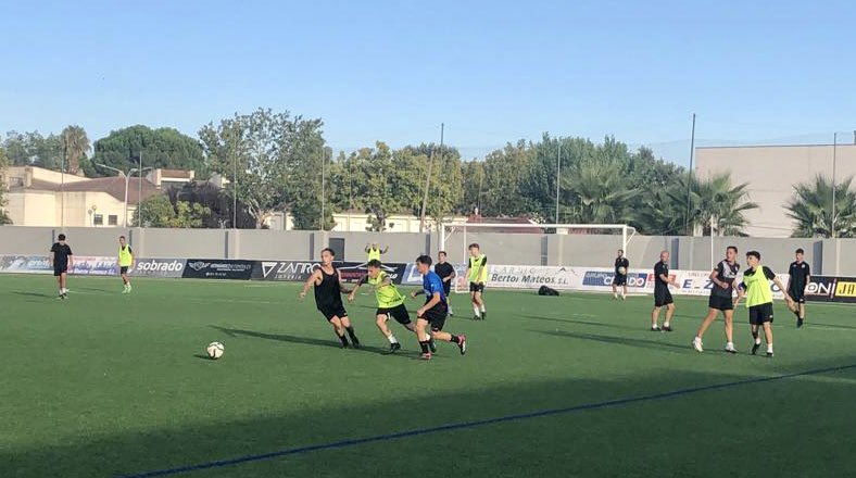 Comienzo de  Pretemporada de nuestro Equipo Juvenil 23/24!!
🏋️⚽️🏃🏾
.
Primera sesión de entrenamiento del Juvenil del CPMoraleja Cahersa, primera toma de contacto de la plantilla en esta ilusionante Liga que comienza!!💪🏻😜💪🏻
.
#SiempreCp🖤
#AupaMoraleja💚🖤