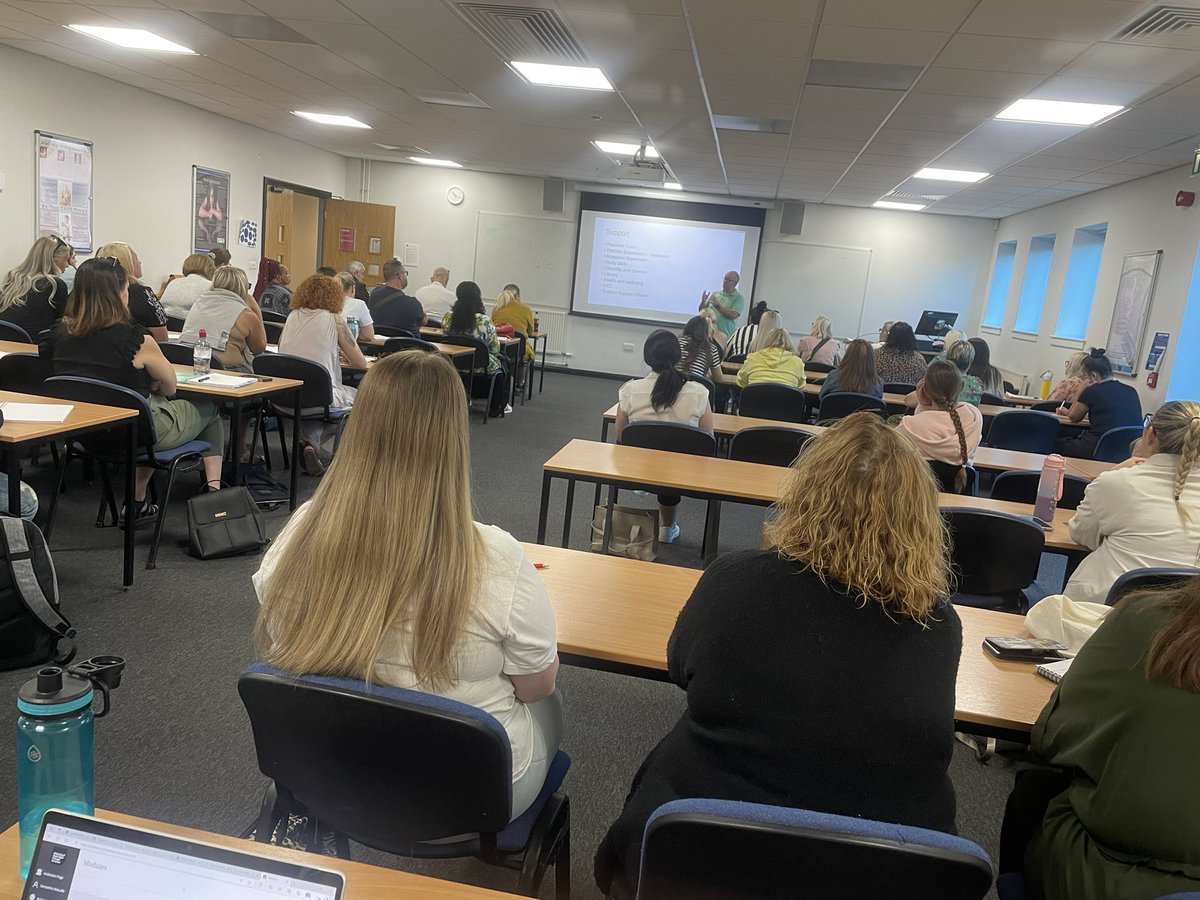 Welcome to all Cert He nursing support worker students of sep23 cohort to University Of SouthWales #USW #uswhealthcare <a href="/StuABee/">Stuart Baker</a> .
What a fab pre-induction day!!