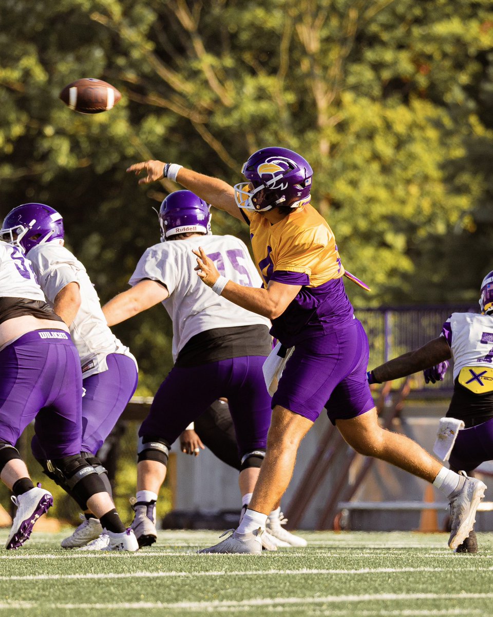 AshlandFB's tweet photo. First scrimmage energy >>> 😤 https://t.co/I0lwB4hIC2