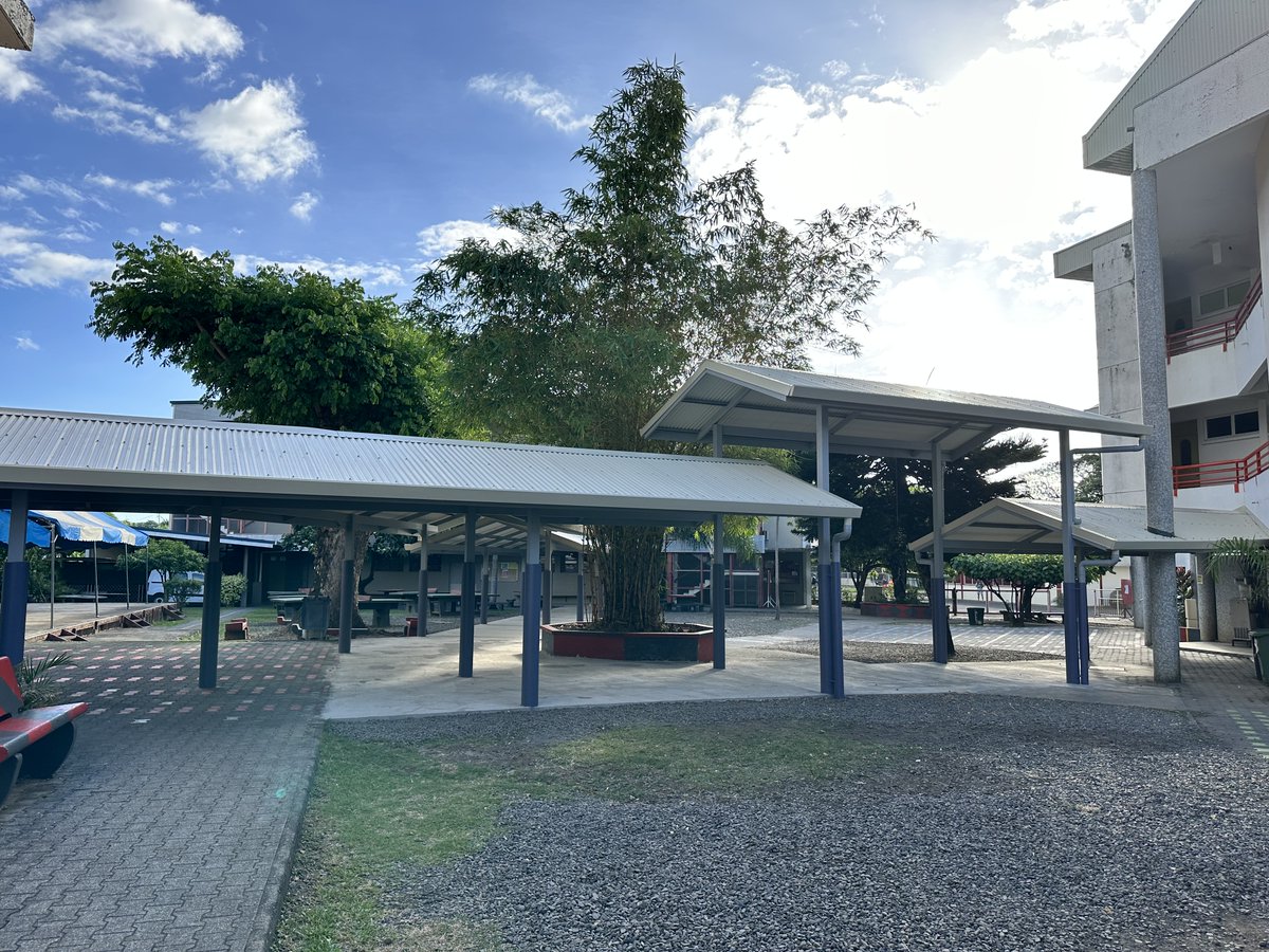 CLGTaaone's tweet photo. 👍 Un collège rafraichi prêt à accueillir nos élèves, avec désormais des coursives protégées et une partie du mobilier renouvelé.
👏🏽 Merci à la DGEE pour avoir permis ces projets.
@EducationTahiti https://t.co/mNGKO4bzTJ