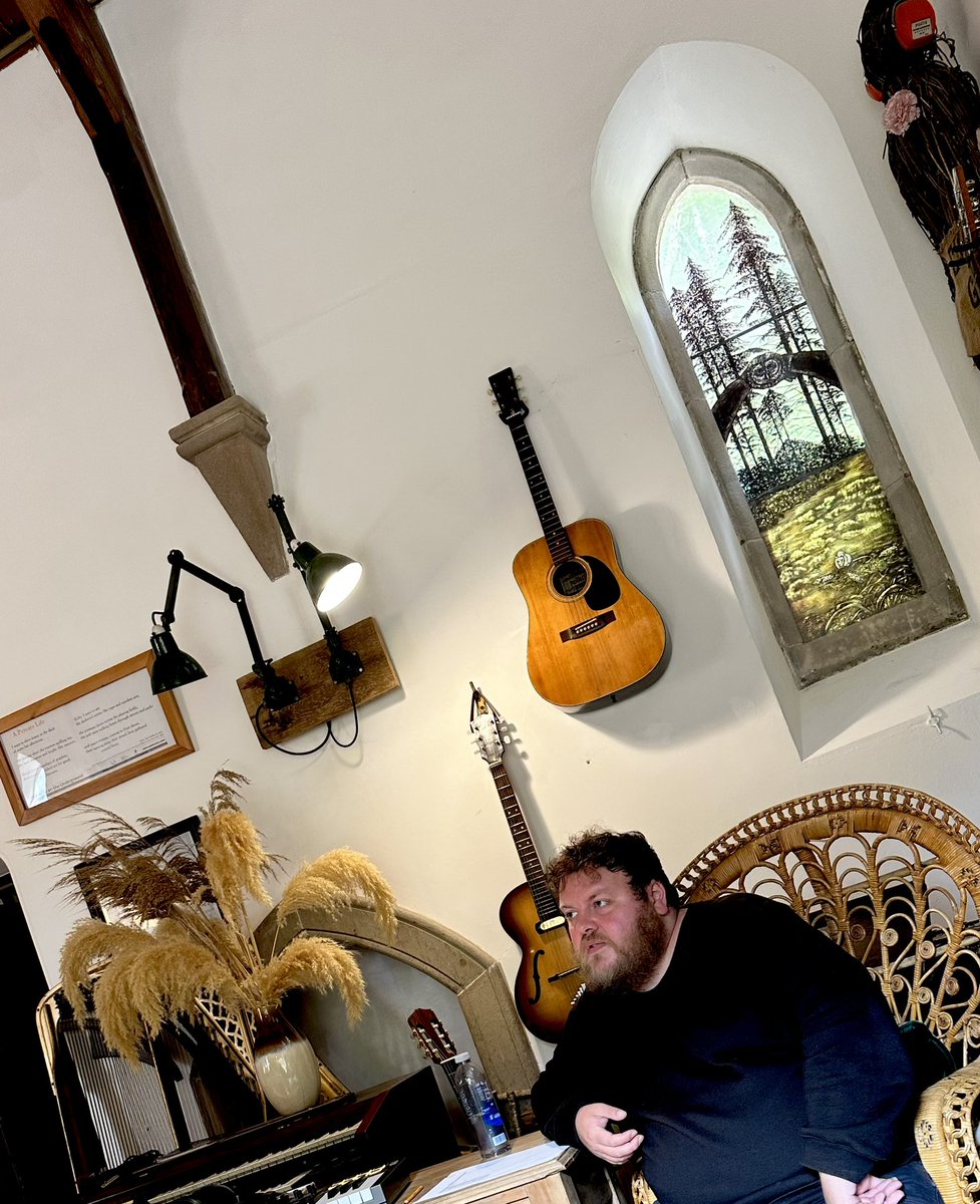 horsemusic's tweet photo. #Day4 @StMarysSpace #theroadlesstravelled #dancrichton @LornyT #album11 #guitarday #dandantremeloman https://t.co/iWqADqq926