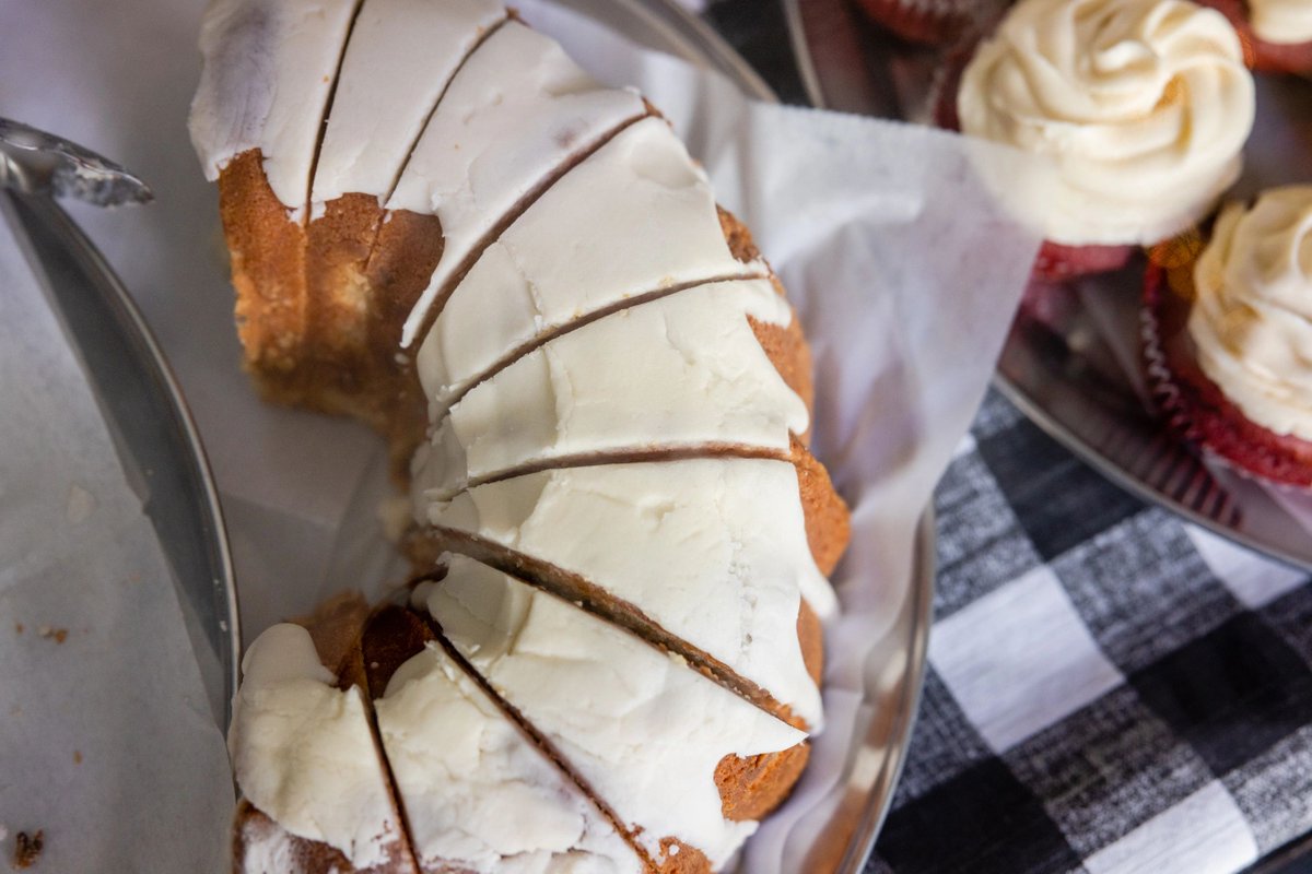 3crazybaker's tweet photo. Savoring the flavors of small-town America at Three Crazy Bakers! Our warm, lively vibe extends from our bakery to your table, inviting you to experience the heart of Moultrie through our delicious dishes. https://t.co/reqqlNC30l