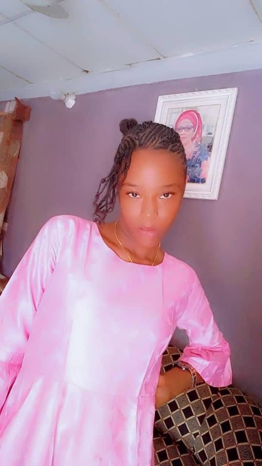 🟡 Avis de disparition ( À partager)

Bonjour  Je suis Mme Fadiga Bintou épouse Sangare, la mère de la petite fille disparue. Elle  habite au Plateau Dokui 1ère boutique. Elle s'appelle Sangare Oumou Sarah Raïssa, elle est née avec un handicap,elle est autiste non verbal (muette)