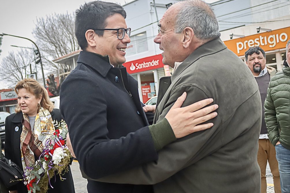 cardozocristian's tweet photo. Aprovecho a contarles que cuestiones climáticas tuvimos que reprogramar el encuentro de hoy junto a toda la comunidad para este lunes 21: a partir de las 12.00 habrá actividades y a las 15.00 nos estaremos encontrando para el acto protocolar y el desfile cívico institucional en Avenida Libertador y Francisco de Las Carreras (Mar de Ajó). ¡Los y las esperamos!