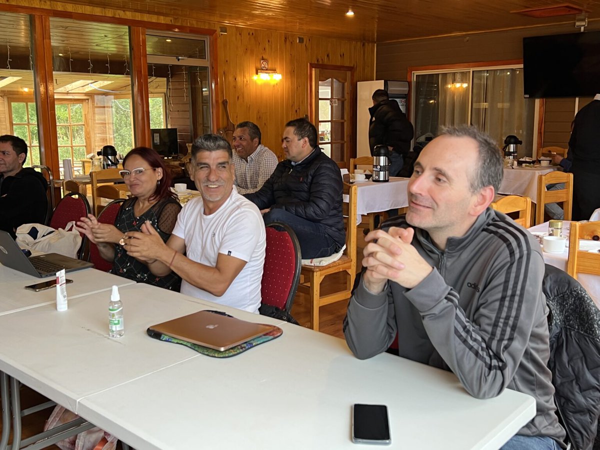 Iván Mlynarz, ex Dirigente de Fesumin, asume cargo en ENAMI. "Estamos felices de que un profesional con la experiencia de Iván, llegue a un cargo como la Vicepresidencia Ejecutiva de ENAMI".
Ver más en --> acortar.link/cvWHiM