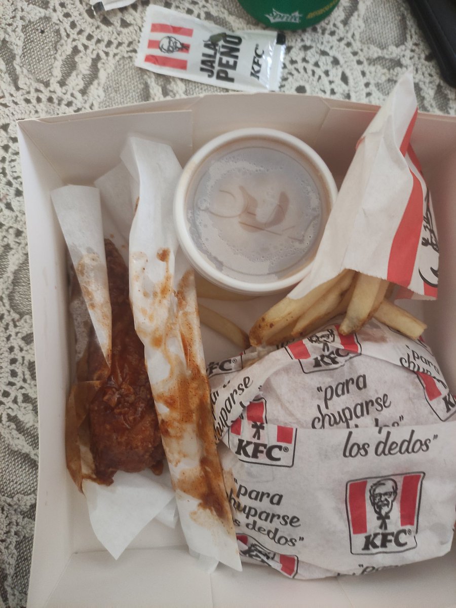 luis_ov88's tweet photo. @KFC_MEXICO muy mal kfc, realice mi pedido por DiDi el paquete que pedí debía de incluir una kTira, aparte pedí una pieza extra de pollo en. Bbq y solo pusieron la pieza de pollo y no mi kTira https://t.co/rRdPBFQdlj