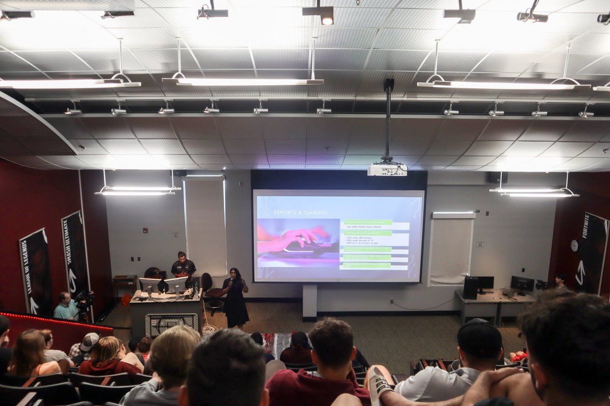 EsportsConcord's tweet photo. Concord Esports had the great pleasure of welcoming Dr. Melita Moore and Dr. Clif Moore to Concord University today! Dr. Melita Moore spoke to our Intro to Esports class and to campus about her pathway to Esports and healthy habits in a digital world. It was an honor to (1/2) https://t.co/QpTJL7xfgI
